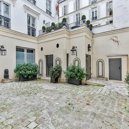 Nest In Saint Germain